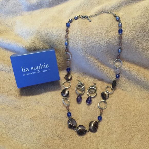 Lia Sophia necklace and matching earrings set