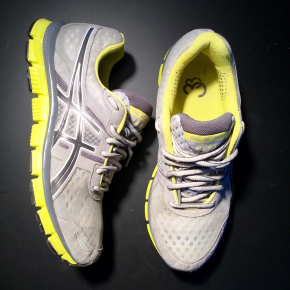 🔹Oasics🔹Tennis shoes