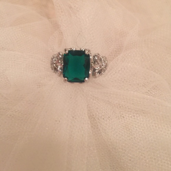 Jewelry - Teal Quartz ring