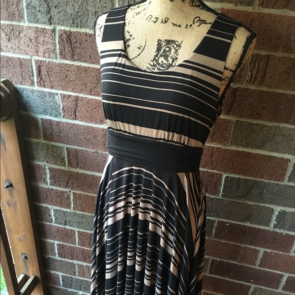 Soma sleeveless empire waist dress