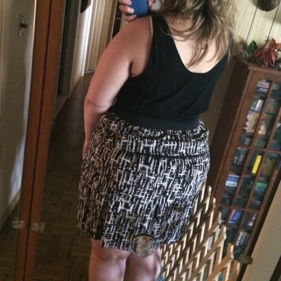 Spring dress - Picture 2 of 4