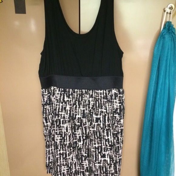 Spring dress - Picture 4 of 4