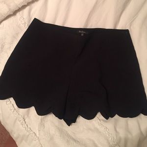 Scalloped short!
