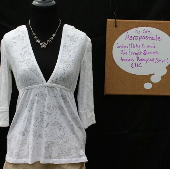 Aeropostale Size Sm. White 3/4 Sleeve Hooded Shirt