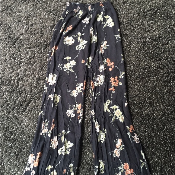 Brandy Melville Floral Flowy Pants