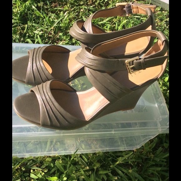 Like new gray leather wedges by Talbots
