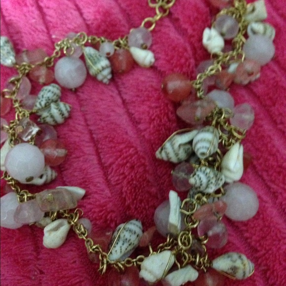 Shells necklace - Picture 2 of 3