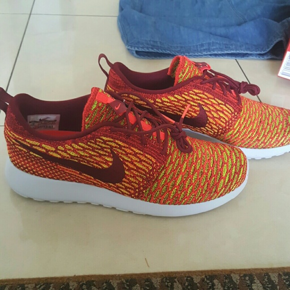 *sold* Womens Roshe one flyknit - Picture 3 of 4