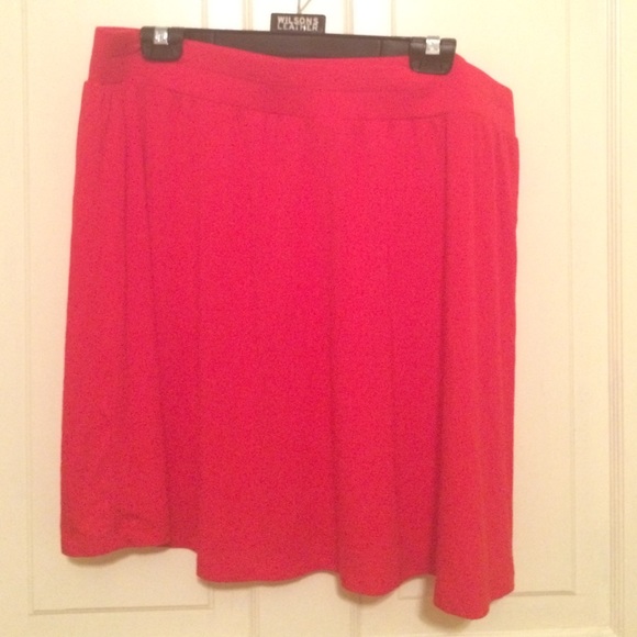 Loft. Aline/skater skirt