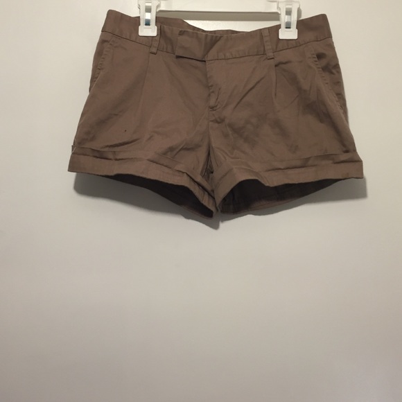 Taupe color shorts - Picture 1 of 2