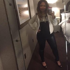 Meet your Posher, Dawn