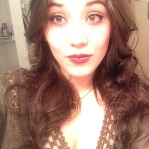 Meet your Posher, Aurea