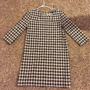 Houndstooth print shift dress