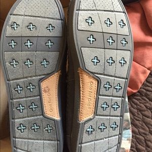 Toms grey suede boots