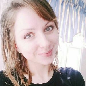 Meet your Posher, Caroline