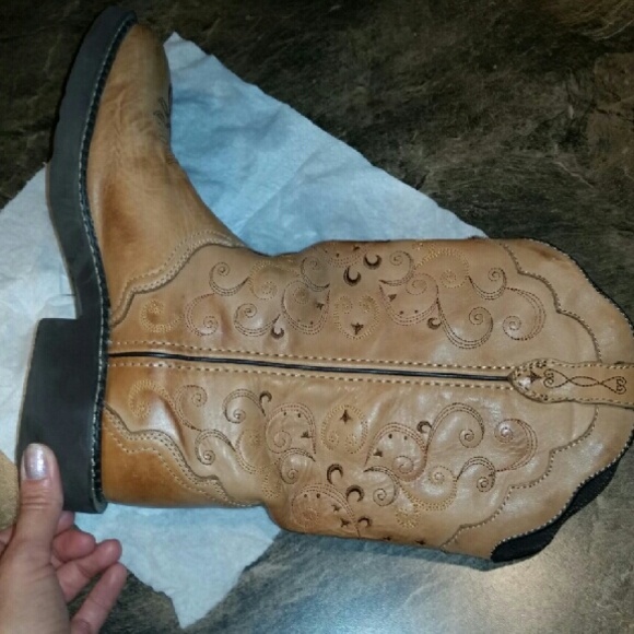 Cowboy boots (Justin) new pics added