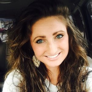 Meet your Posher, Laurel