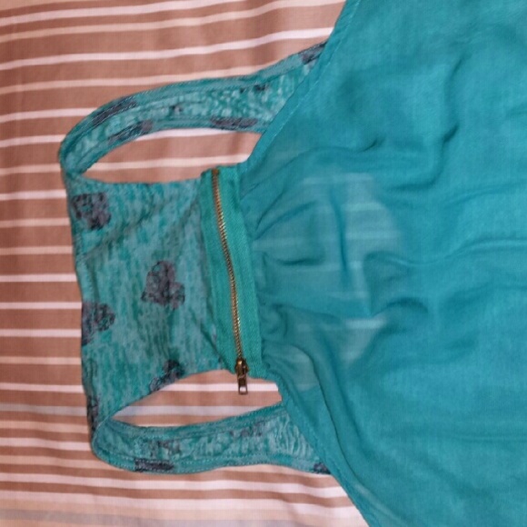 Razor back tank - Picture 2 of 2