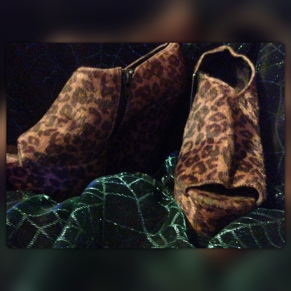 Cheetah print shoes