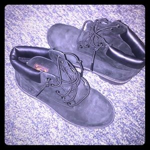 Black timberland boots