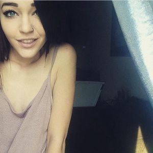 Meet your Posher, Chloe