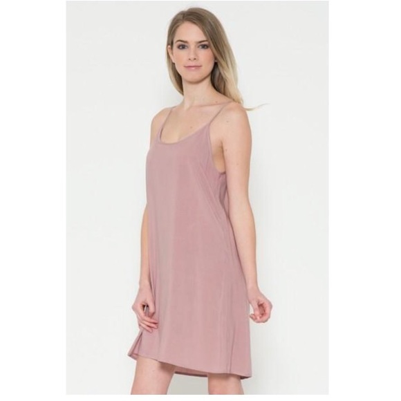 Back tie dress. - Picture 2 of 3