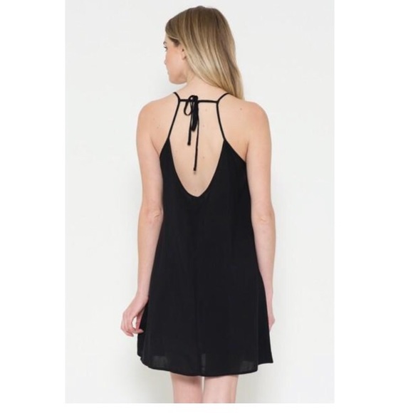 Back tie dress. - Picture 3 of 3