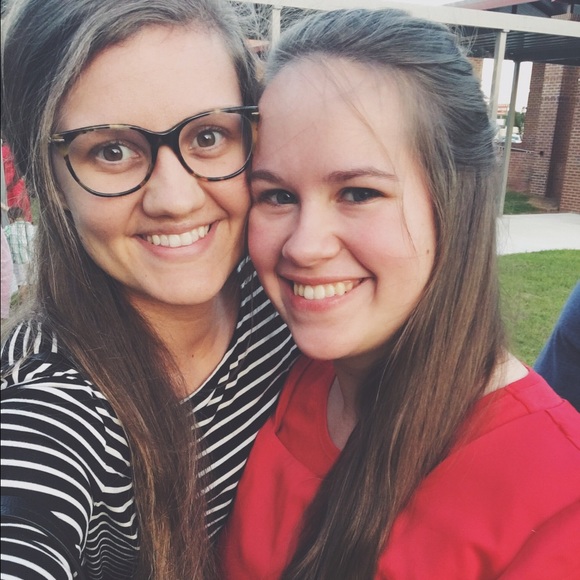 Meet your Posher, Danielle