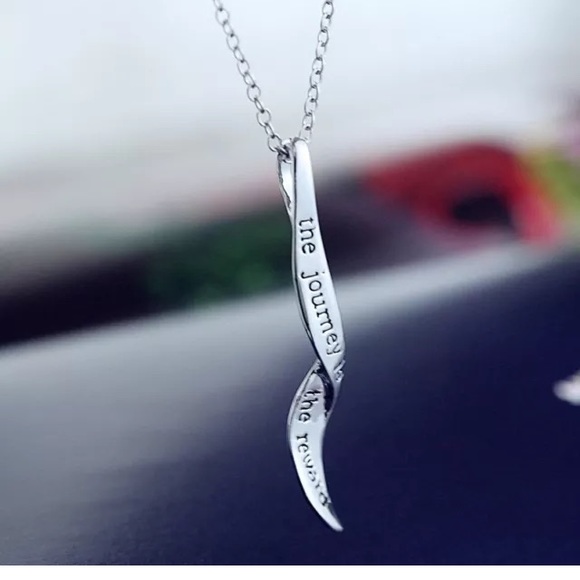 Jewelry - 🌺👗Inspirational Spiral Long Necklace👗🌺