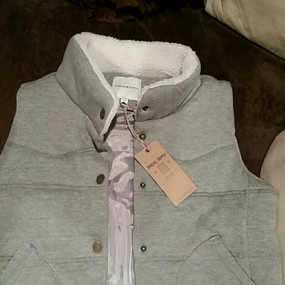 Thread & Supply 3 seasons vest - Picture 2 of 7