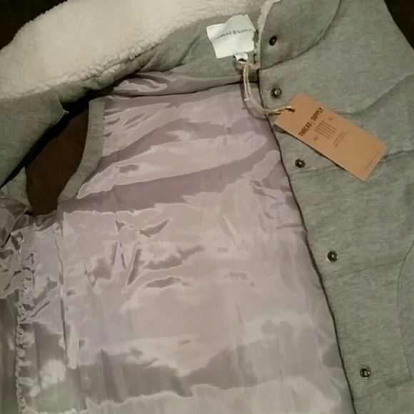 Thread & Supply 3 seasons vest - Picture 3 of 7