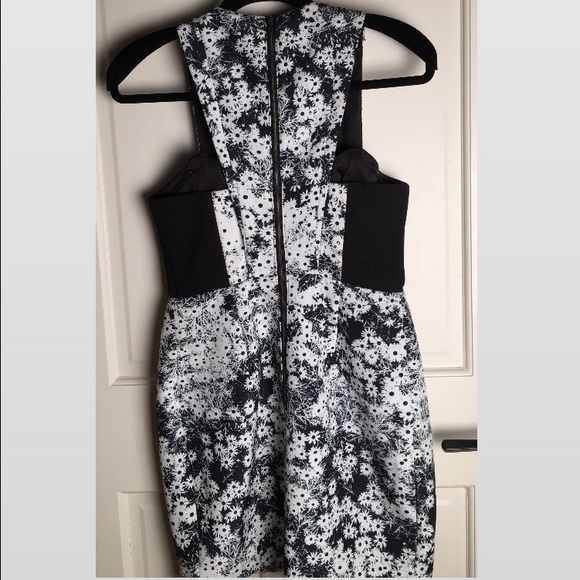 Black & White Flower Dress - Picture 2 of 3