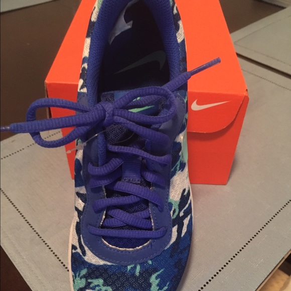 Nike women size 7