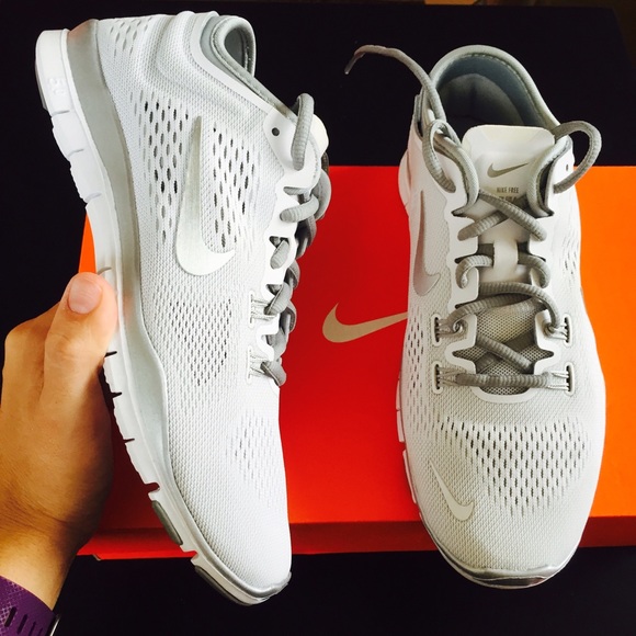 Nike Shoes - Nike WOMENS free 5.0 silver metallic Sz 7.5 new