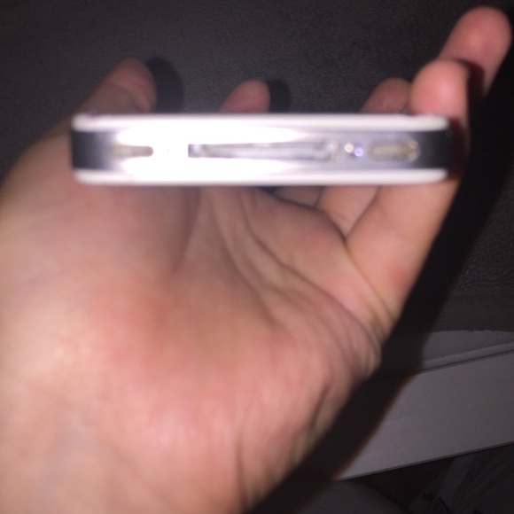 iPhone 4 - Picture 4 of 4