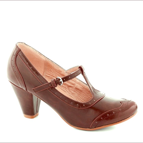 Vintage-inspired, Chelsea Crew pumps