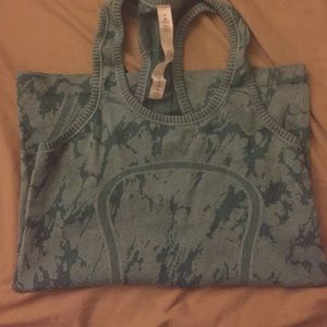 Lululemon tank