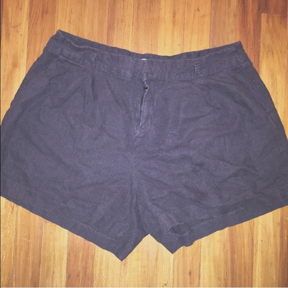 Olive green shorts - Picture 1 of 3