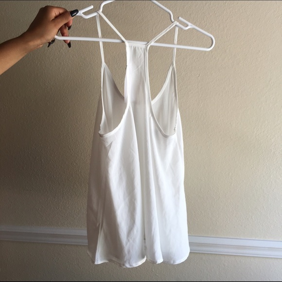 ❌❌SOLD❌❌ Light white tank - Picture 4 of 4