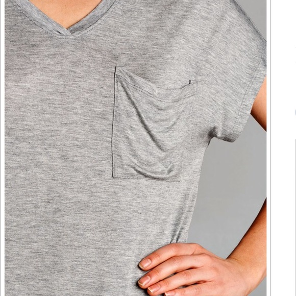 ✨LAST ONE ✨Oversized V neck T - Picture 4 of 4