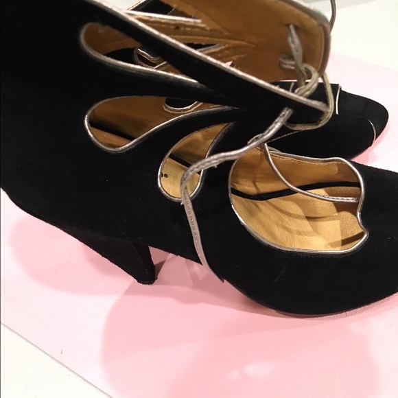 Seychelles suede heel