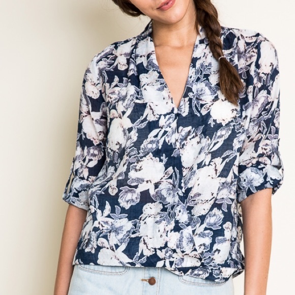 Floral Envelope Blouse - Picture 4 of 4