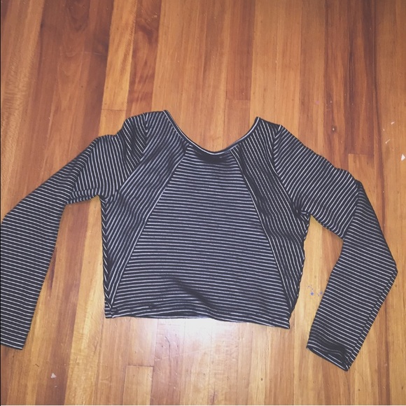 Striped crop top - Picture 2 of 4