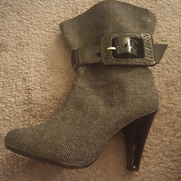 Boots - Picture 2 of 3