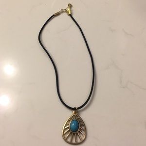 Pendant choker
