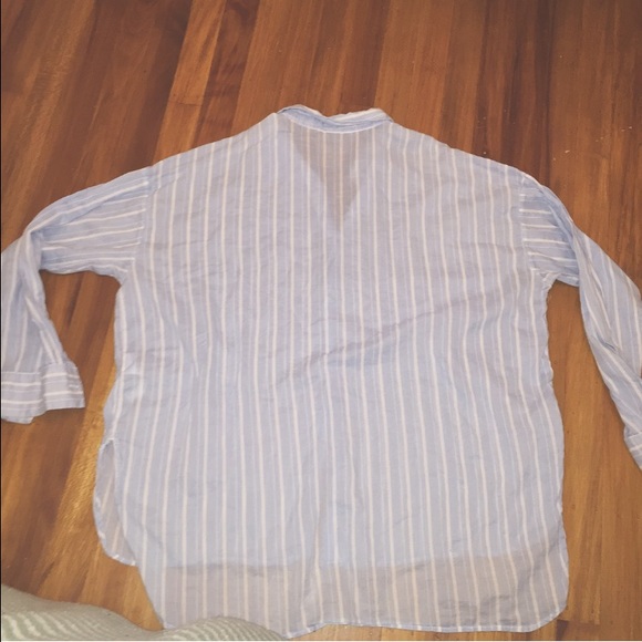 H&M botton down blouse - Picture 2 of 3