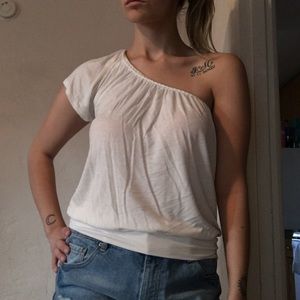 One shoulder top