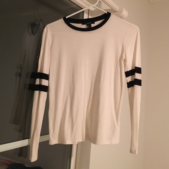 Fitted long sleeve
