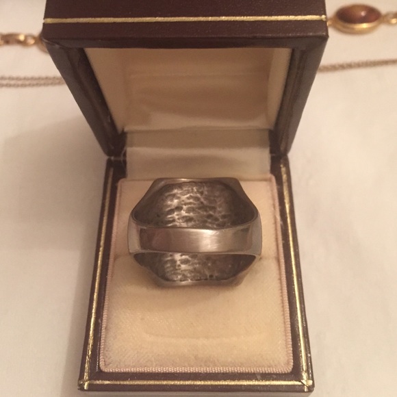 Vintage Silver Tone Native Design Ring - Picture 3 of 4