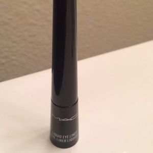 MAC Liquid EyeLiner-BootBlack